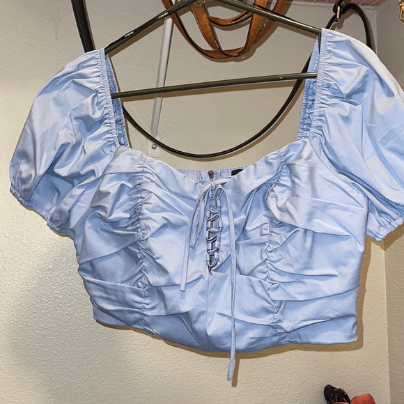 Fᴏʀᴇᴠᴇʀ 21 ᴛᴏᴘ - Picture 3 of 6